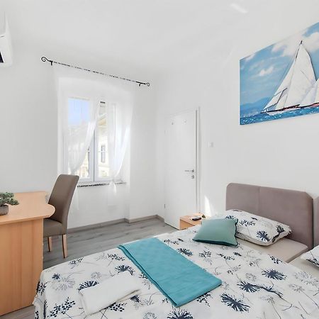 Little Flower City Studio 5 - Rijeka Rent Apartment Ngoại thất bức ảnh